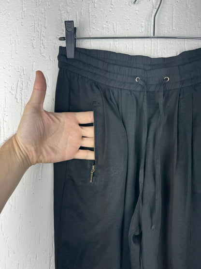 Calça Jogger Zara Preta Fluida Bolso Zíper
