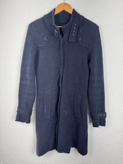 Casaco Longo Azul Marinho Estilo Militar com Zíper e Fivelas