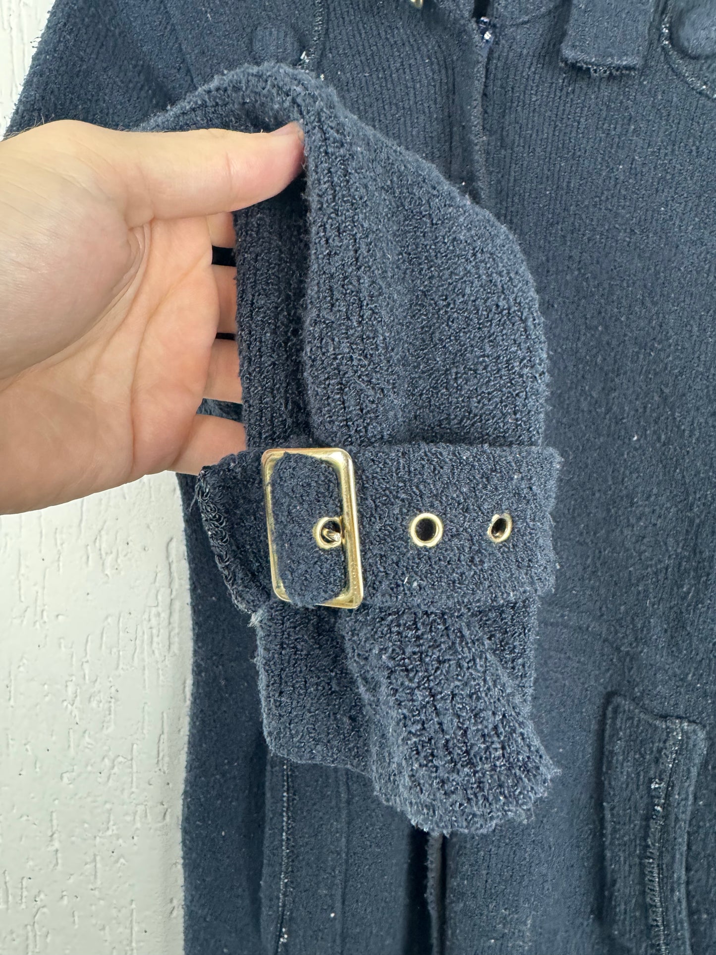 Casaco Longo Azul Marinho Estilo Militar com Zíper e Fivelas