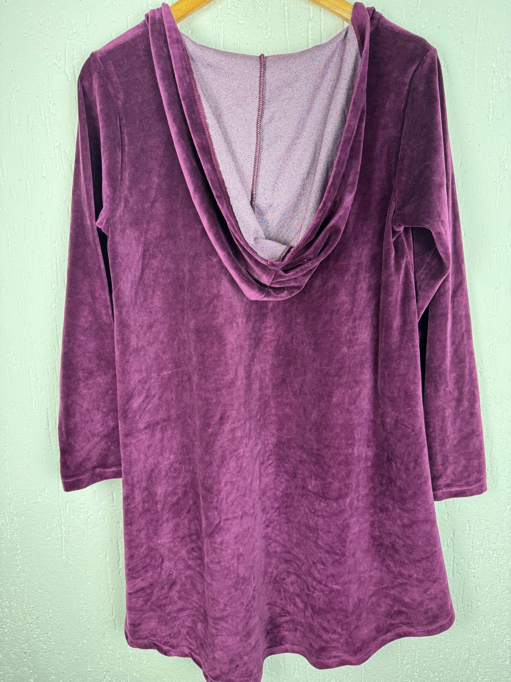 Blusa Túnica Veludo Roxo com Capuz Manga Longa