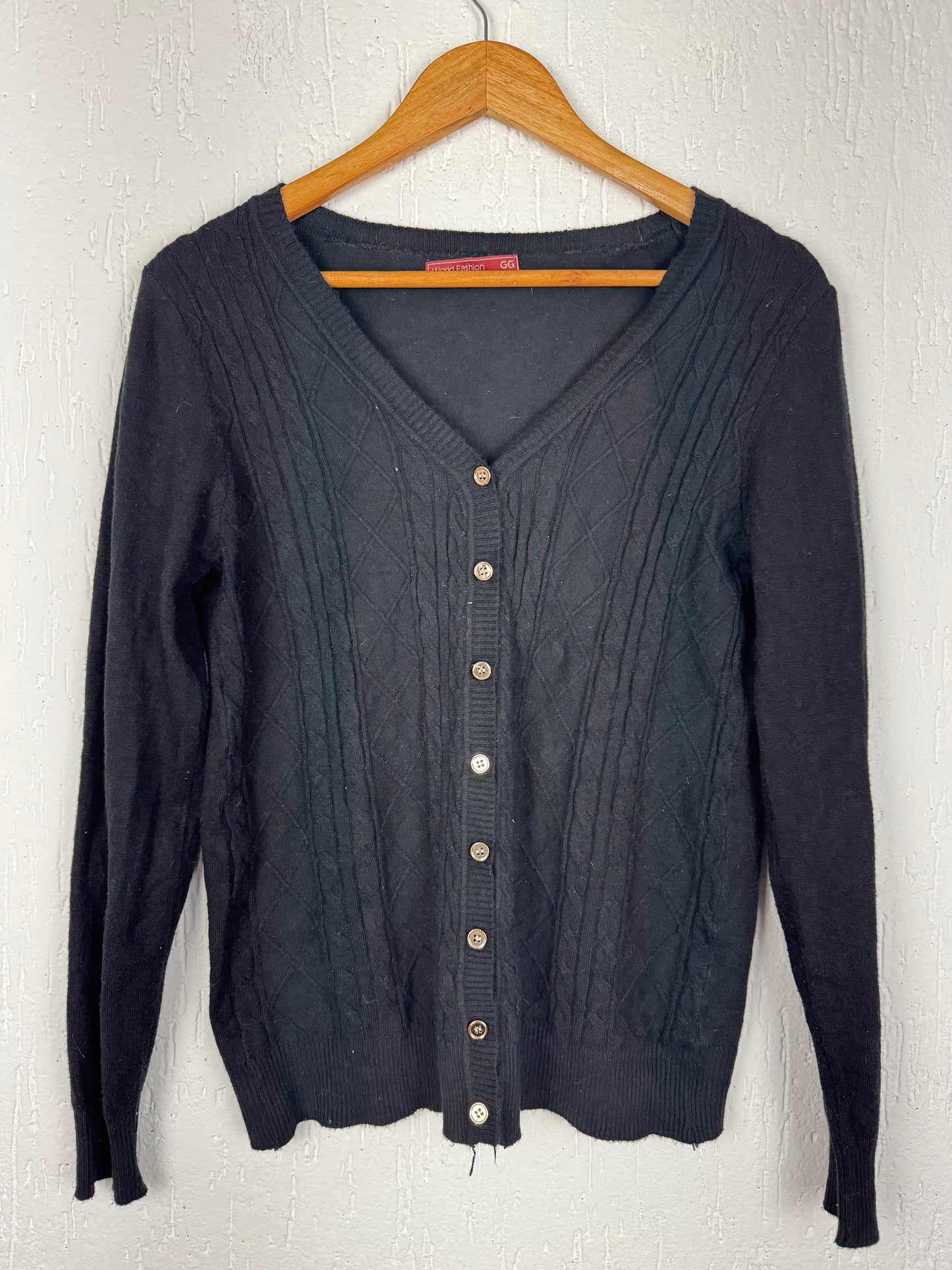 Cardigan Preto Tricô Gola V com Botões
