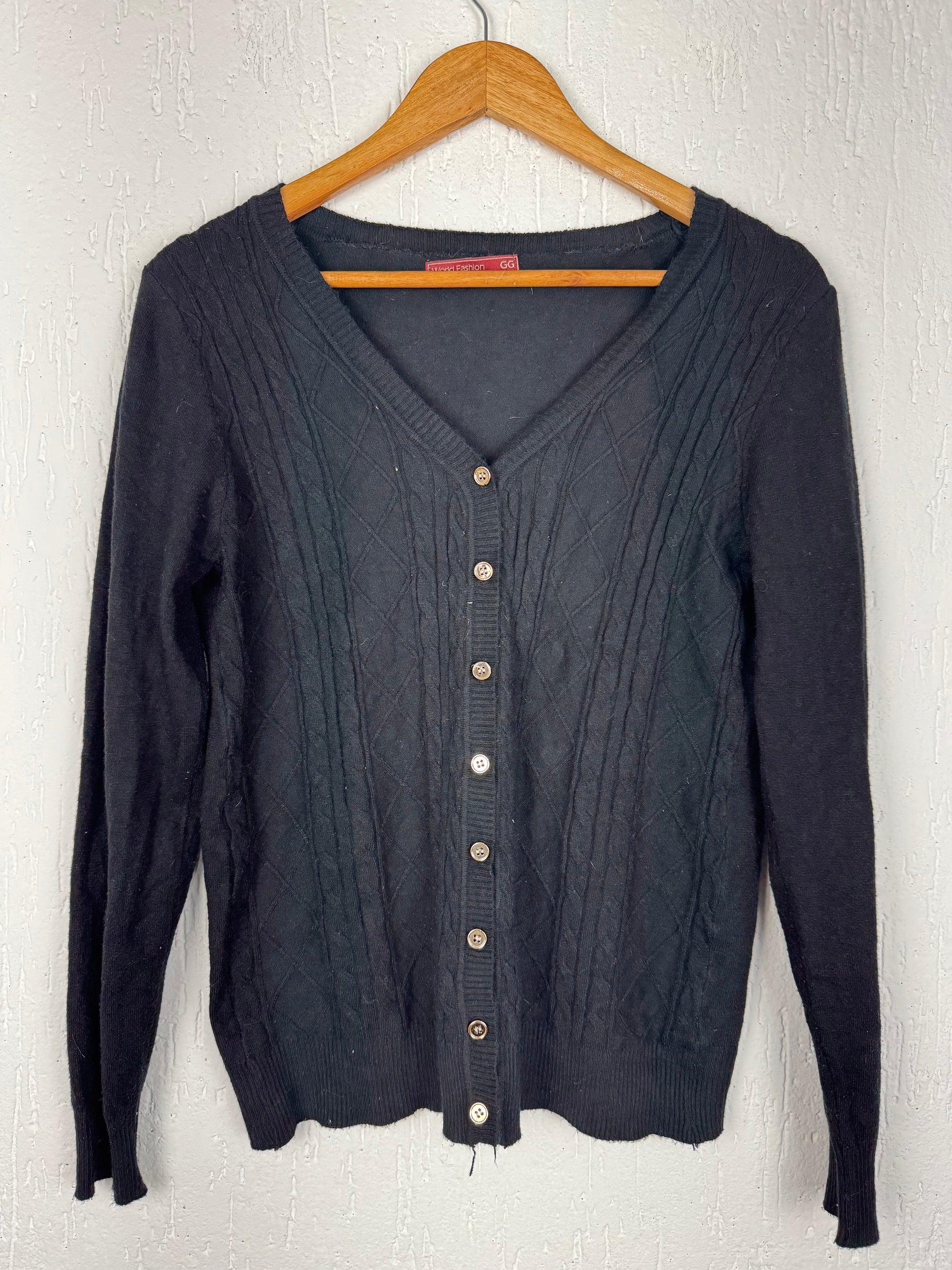 Cardigan Preto Tricô Gola V com Botões