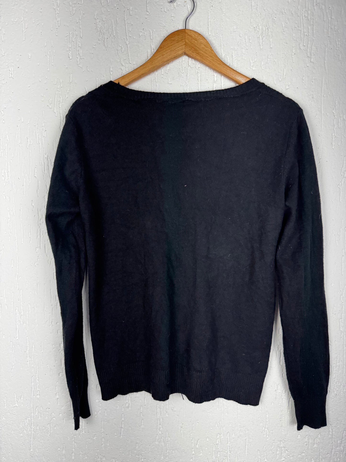 Cardigan Preto Tricô Gola V com Botões