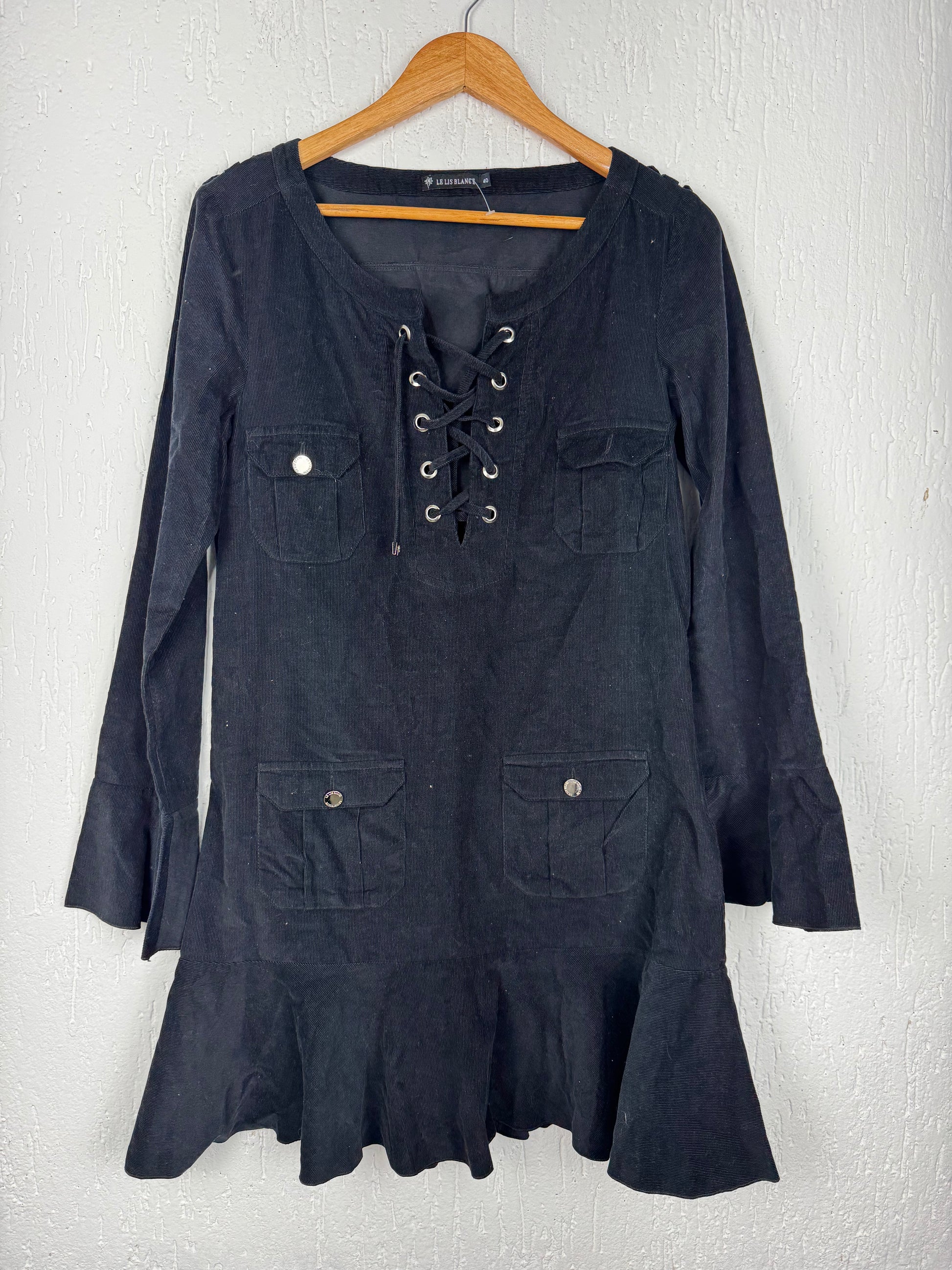 Vestido Le Lis Blanc Veludo Cotelê Preto Lace-Up