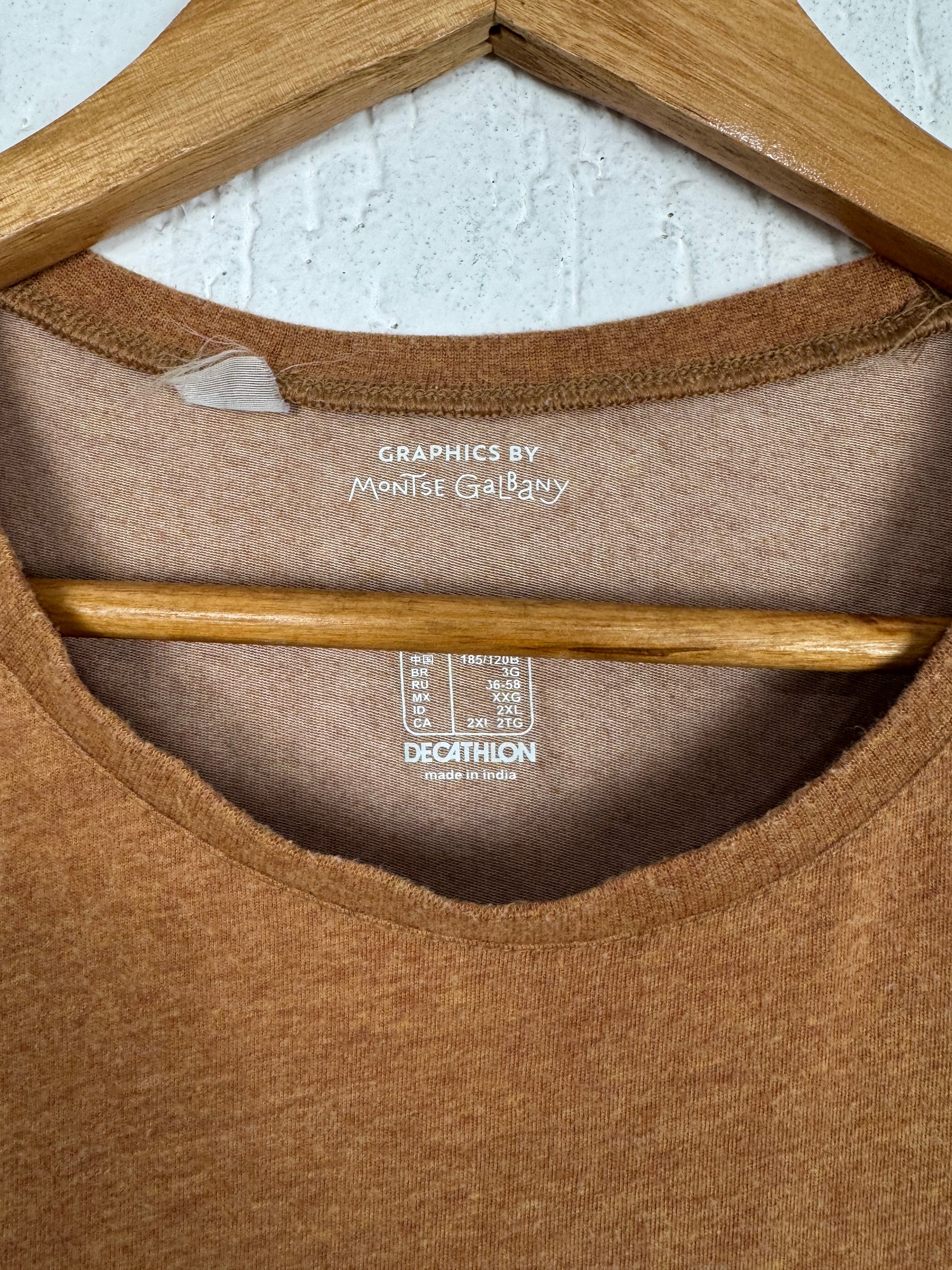 Camiseta Quechua Caramelo Mescla Estampa Homem Primitivo GG