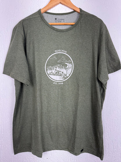 Camiseta Quechua Verde Militar Estampa Acampamento XGG