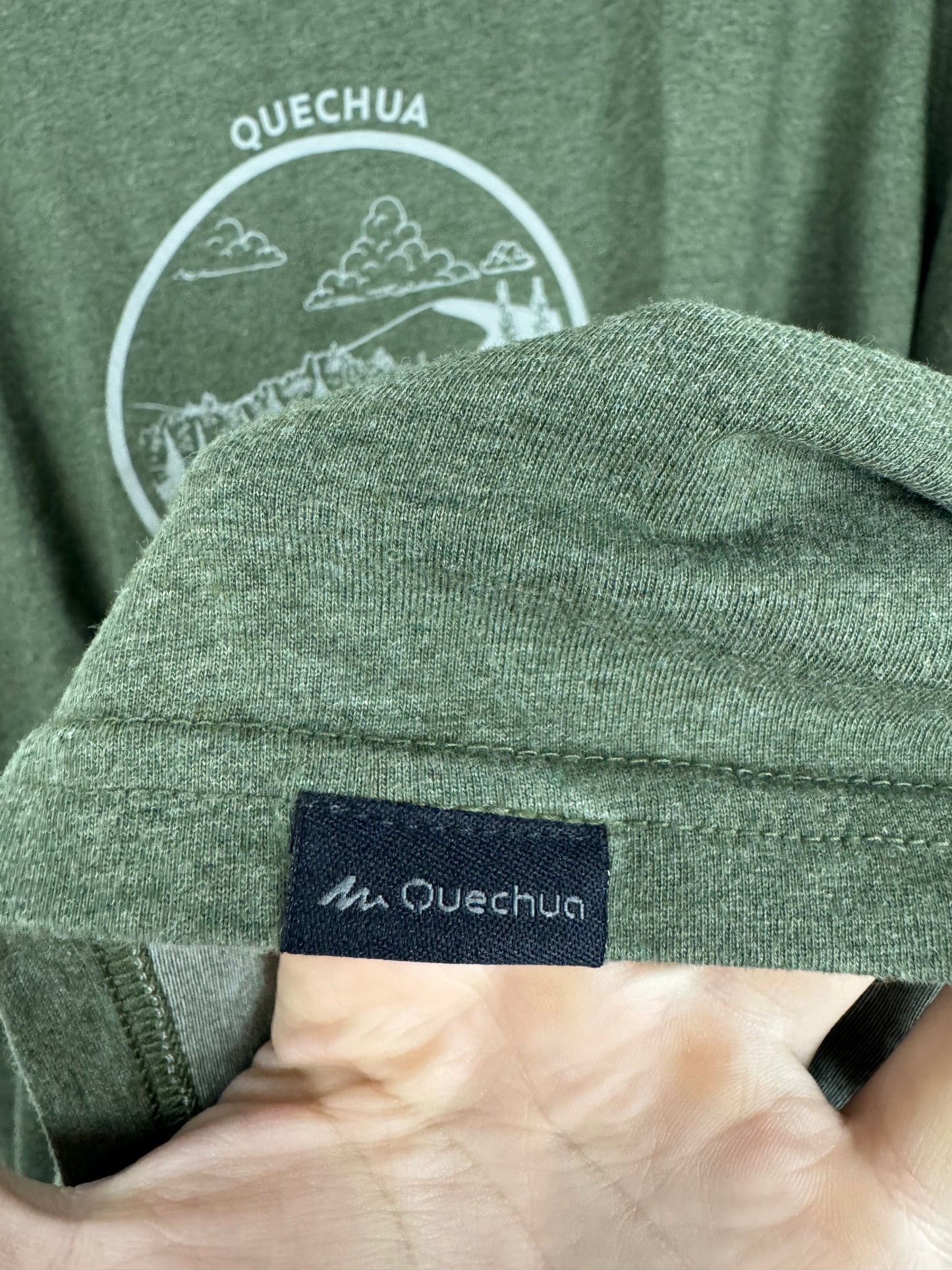 Camiseta Quechua Verde Militar Estampa Acampamento XGG