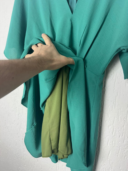 Macaquinho Alfaiataria Verde Esmeralda - Decote V e Transpassado