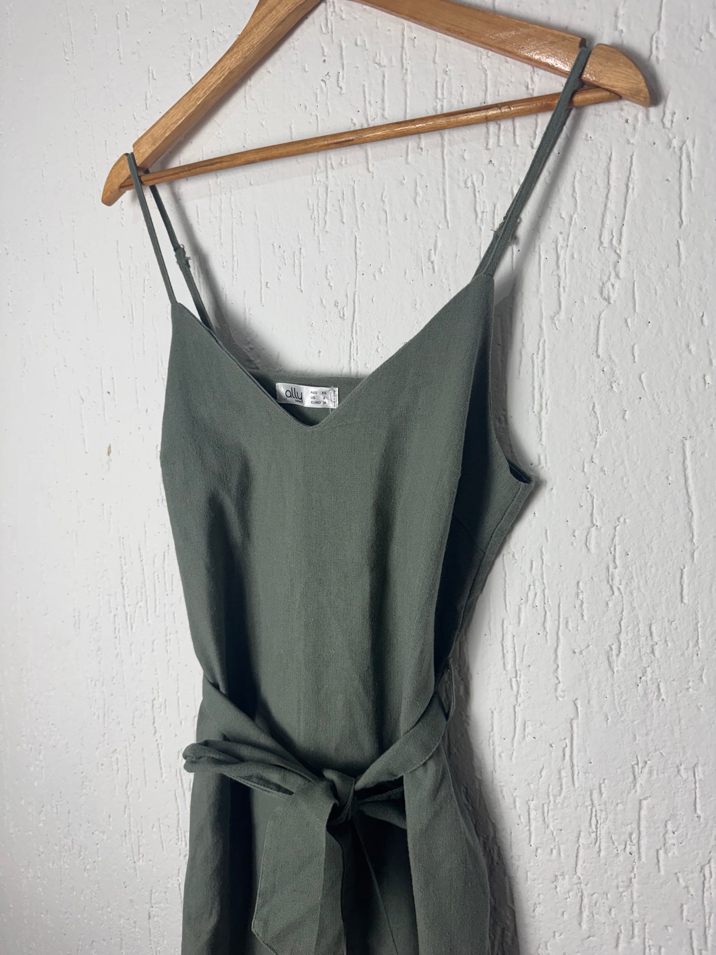 Vestido Feminino Ally Verde Musgo Minimalista