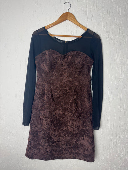 Vestido Curto Veludo Marsala e Transparência em Tule