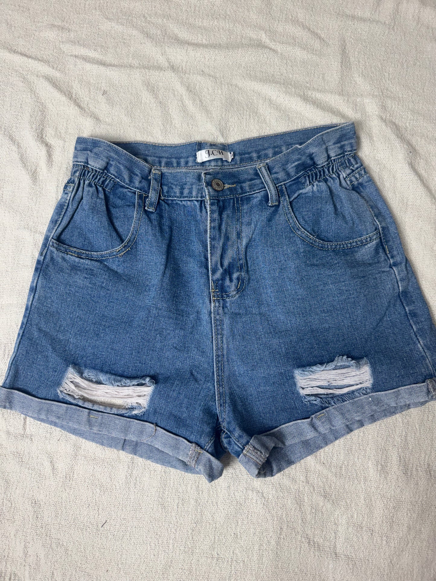 Short Jeans Mom Destroyd com Elastano