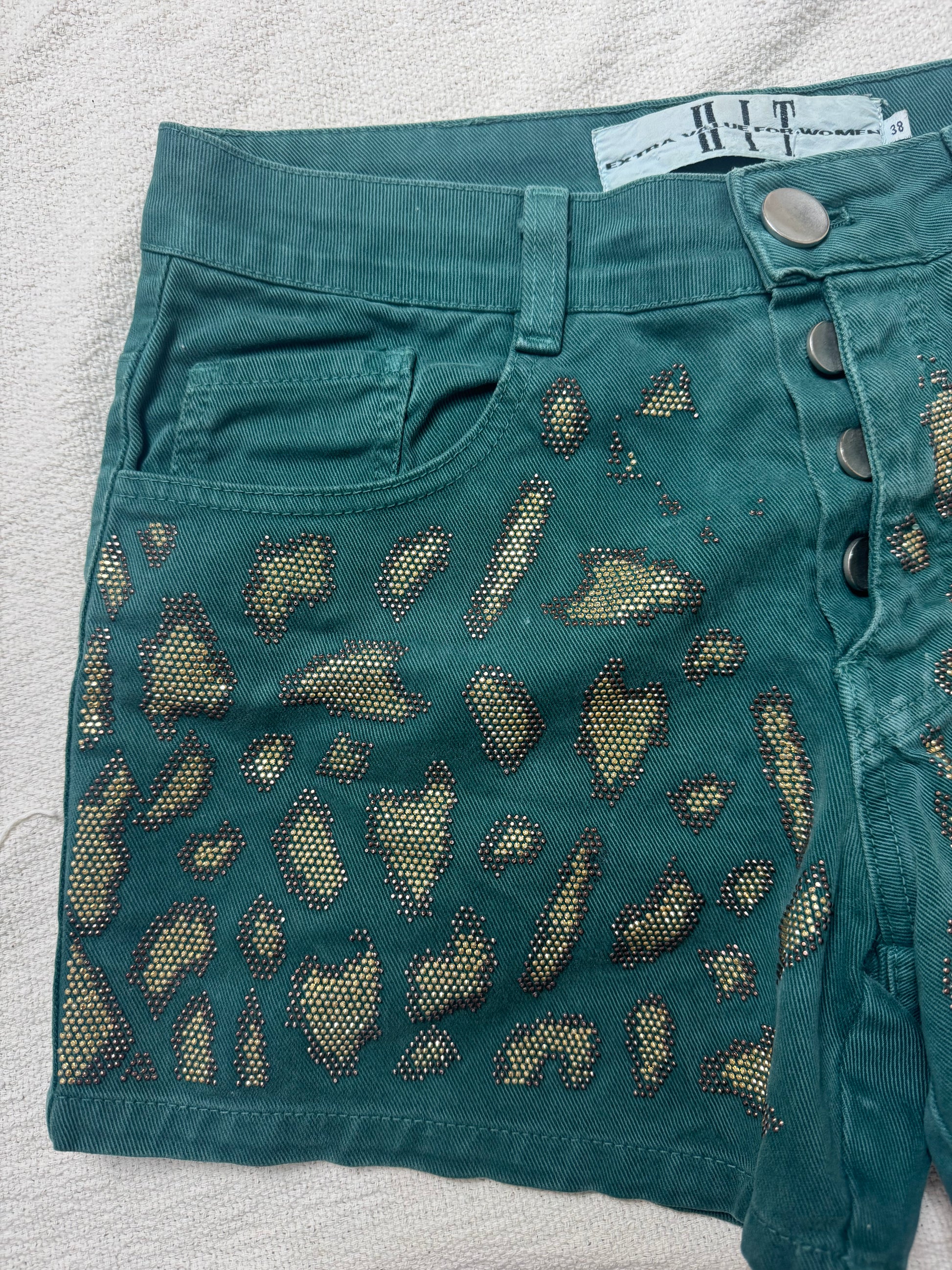 Short Jeans Sarja Verde com Aplicações