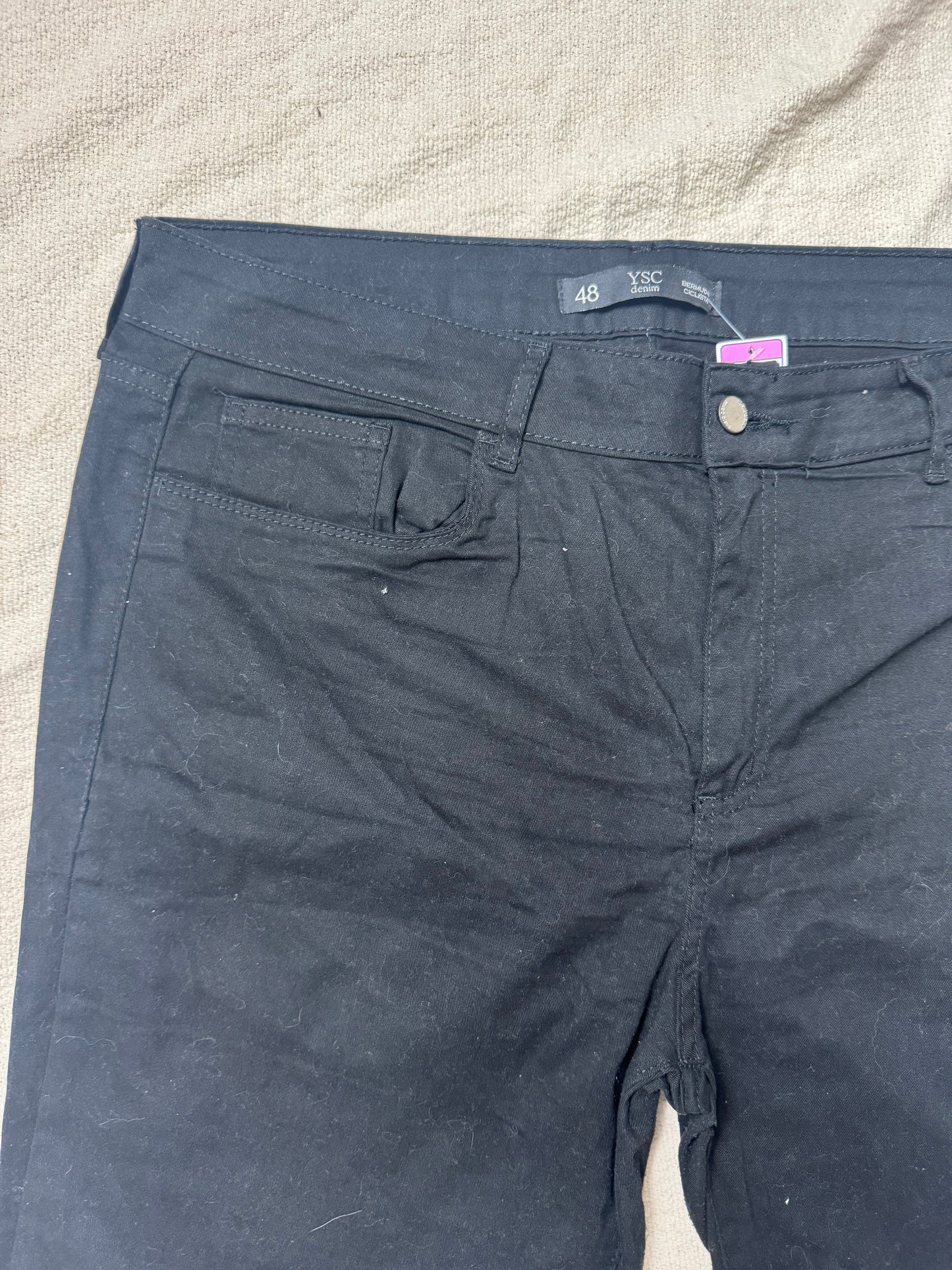 Bermuda em Sarja com Elastano – Tamanho 48