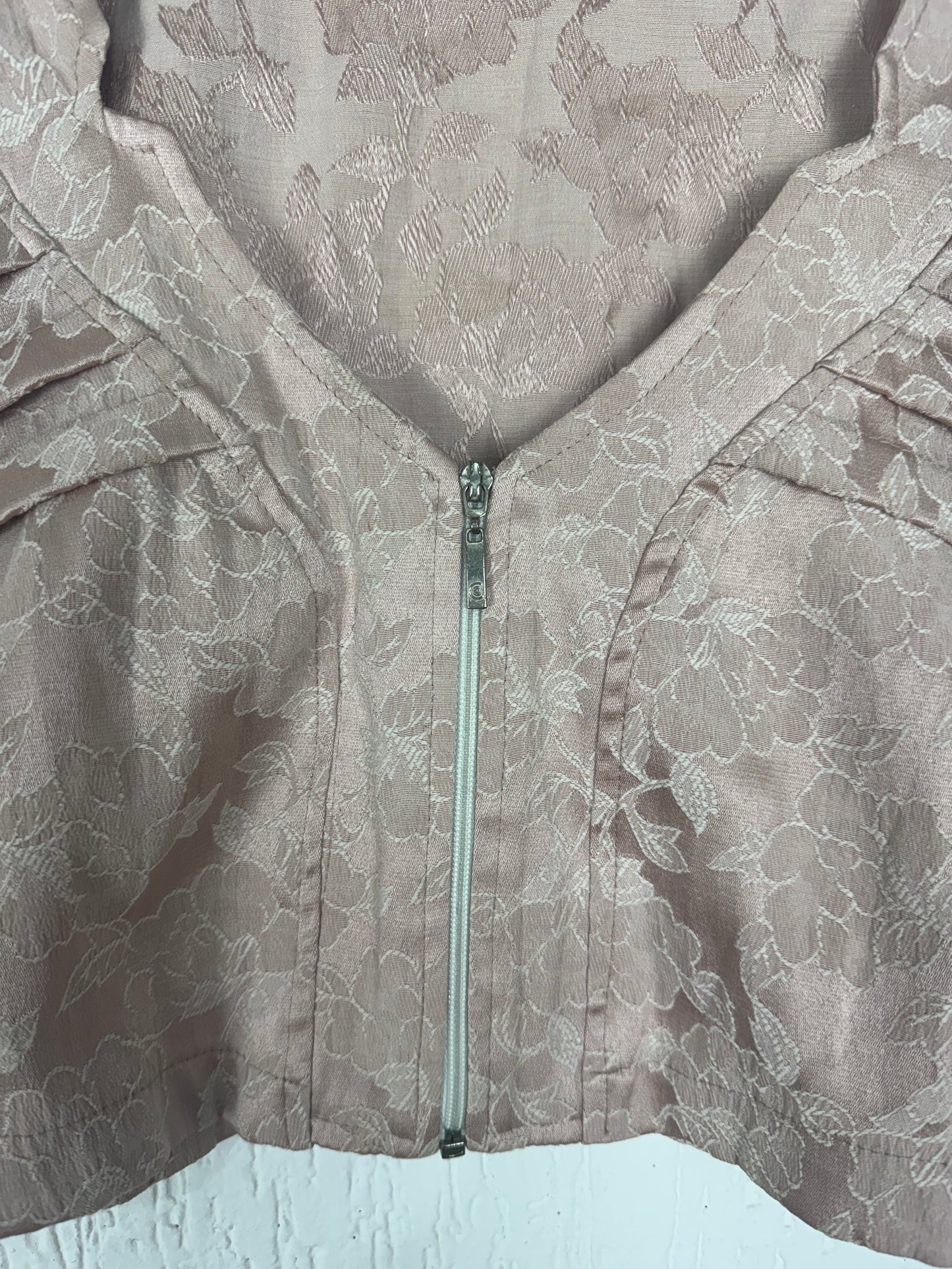 Bolero Cropped Jacquard Floral Rosê com Zíper
