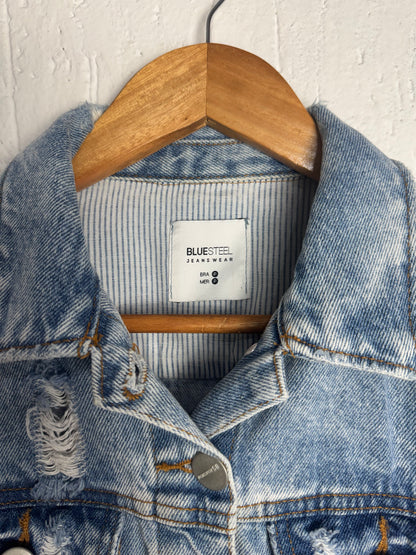 Jaqueta Jeans Destroyed com Barra Desfiada Blue Steel Feminina
