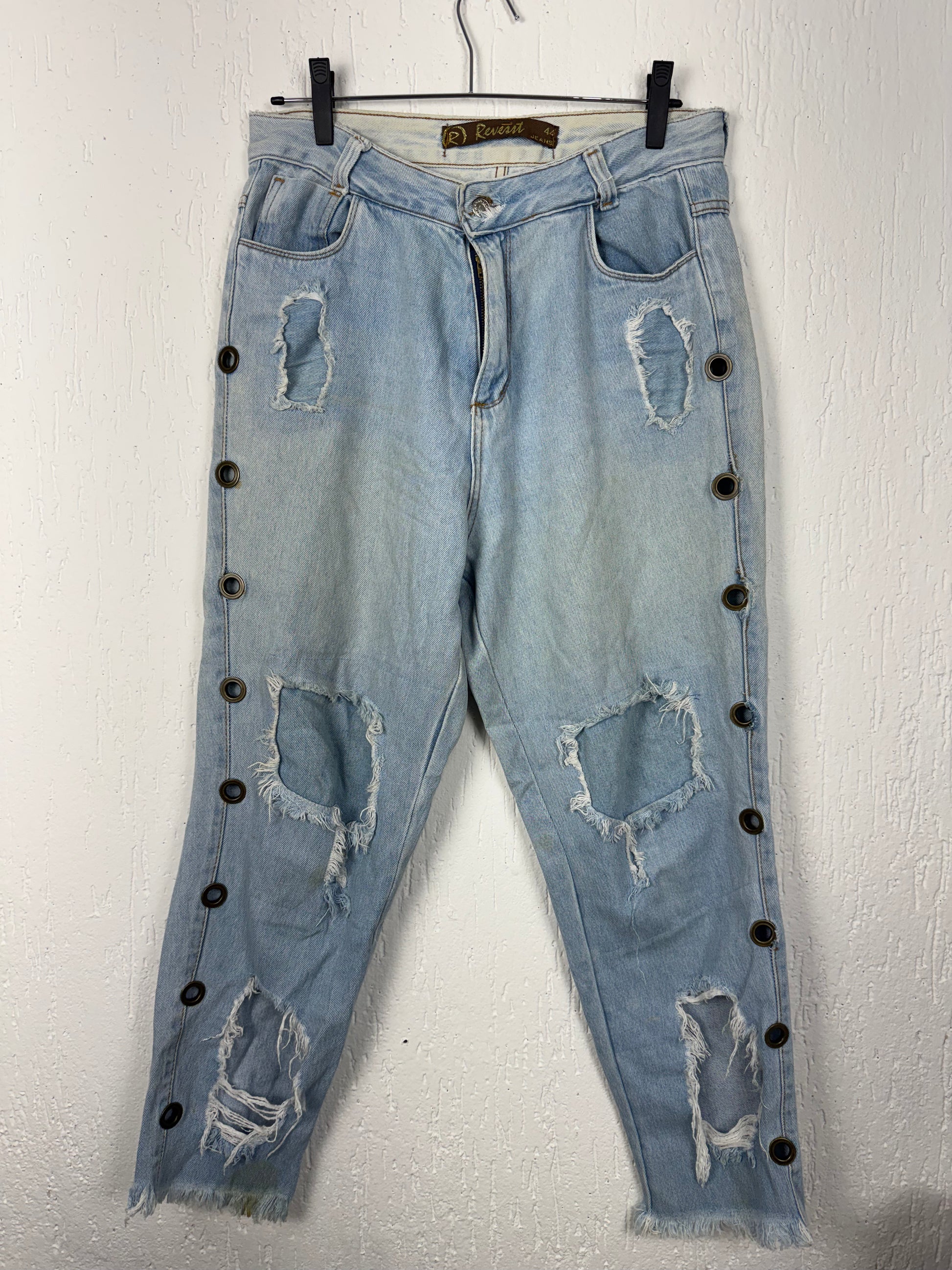 Calça Mom Jeans Destroyed Feminina Cintura Alta com Ilhoses Revest
