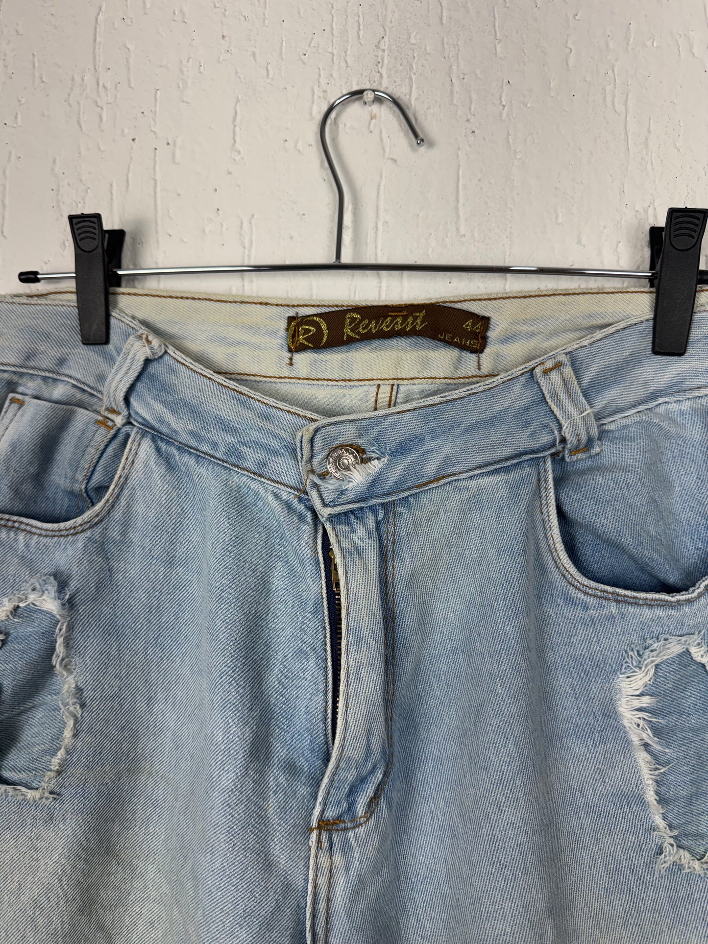 Calça Mom Jeans Destroyed Feminina Cintura Alta com Ilhoses Revest