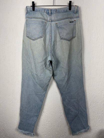 Calça Mom Jeans Destroyed Feminina Cintura Alta com Ilhoses Revest