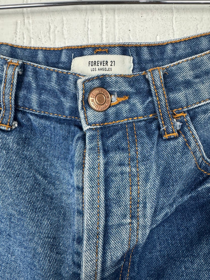 Short Jeans Feminino Cintura Média Barra Desfiada Forever 21