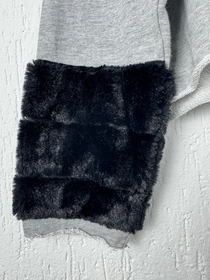 Cropped Moletom Cinza Decote Renda + Punho Pelúcia Limelight Jeans