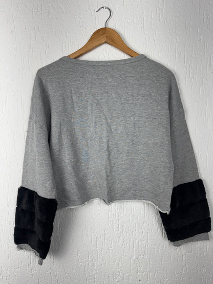 Cropped Moletom Cinza Decote Renda + Punho Pelúcia Limelight Jeans