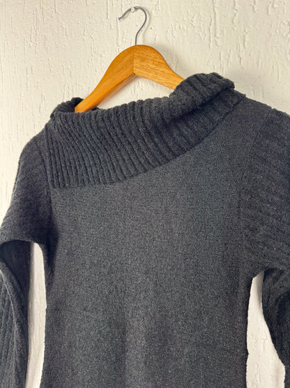 Vestido Tricot Preto Gola Ombro a Ombro