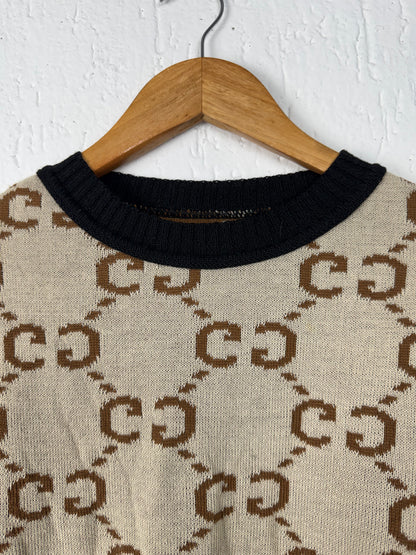 Suéter Tricot Bege Estampa Monograma com Punhos Neon