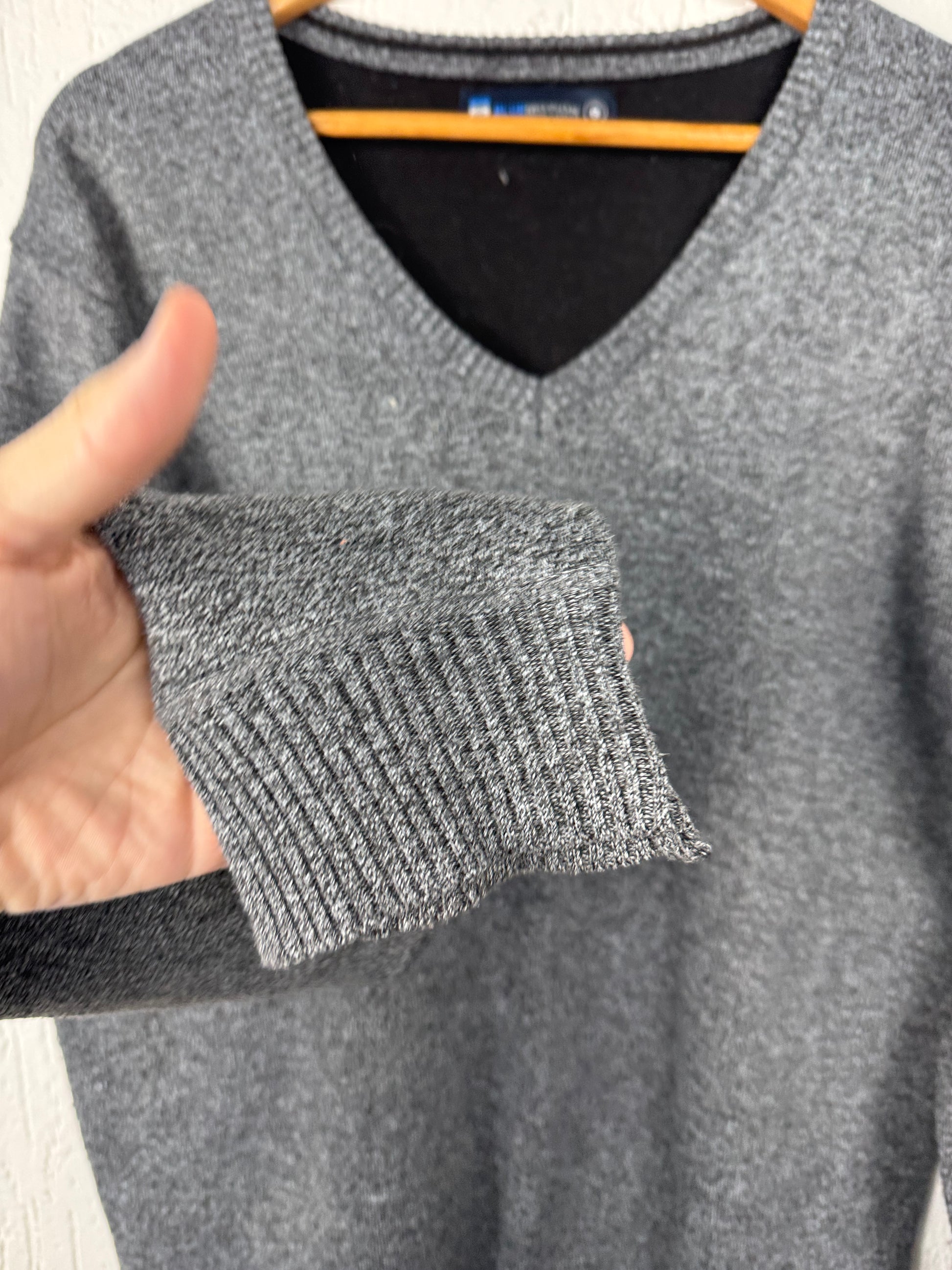 Suéter Tricot Cinza Mescla Decote V Bluemotion
