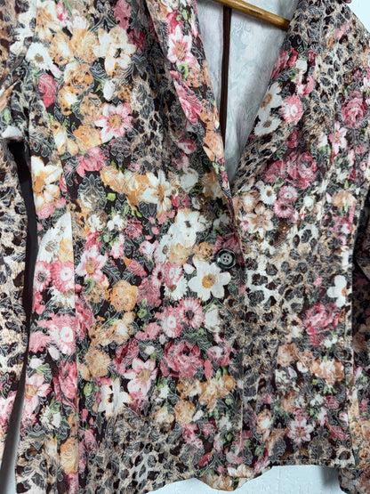 Blazer Floral Vintage Rendado Marrom e Rosa Abrótea