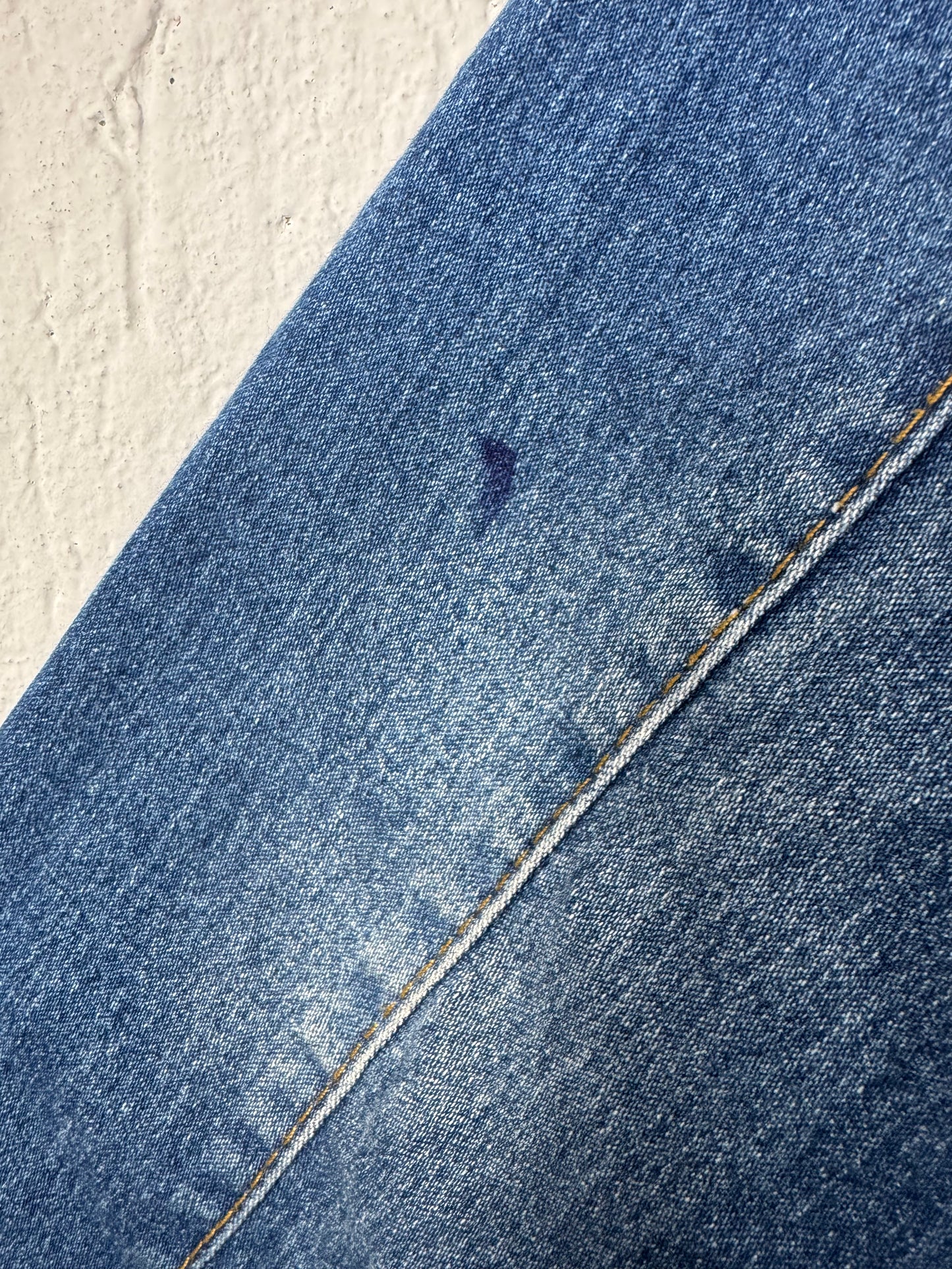 Jaqueta Jeans Cropped Lavagem Média Destroyed
