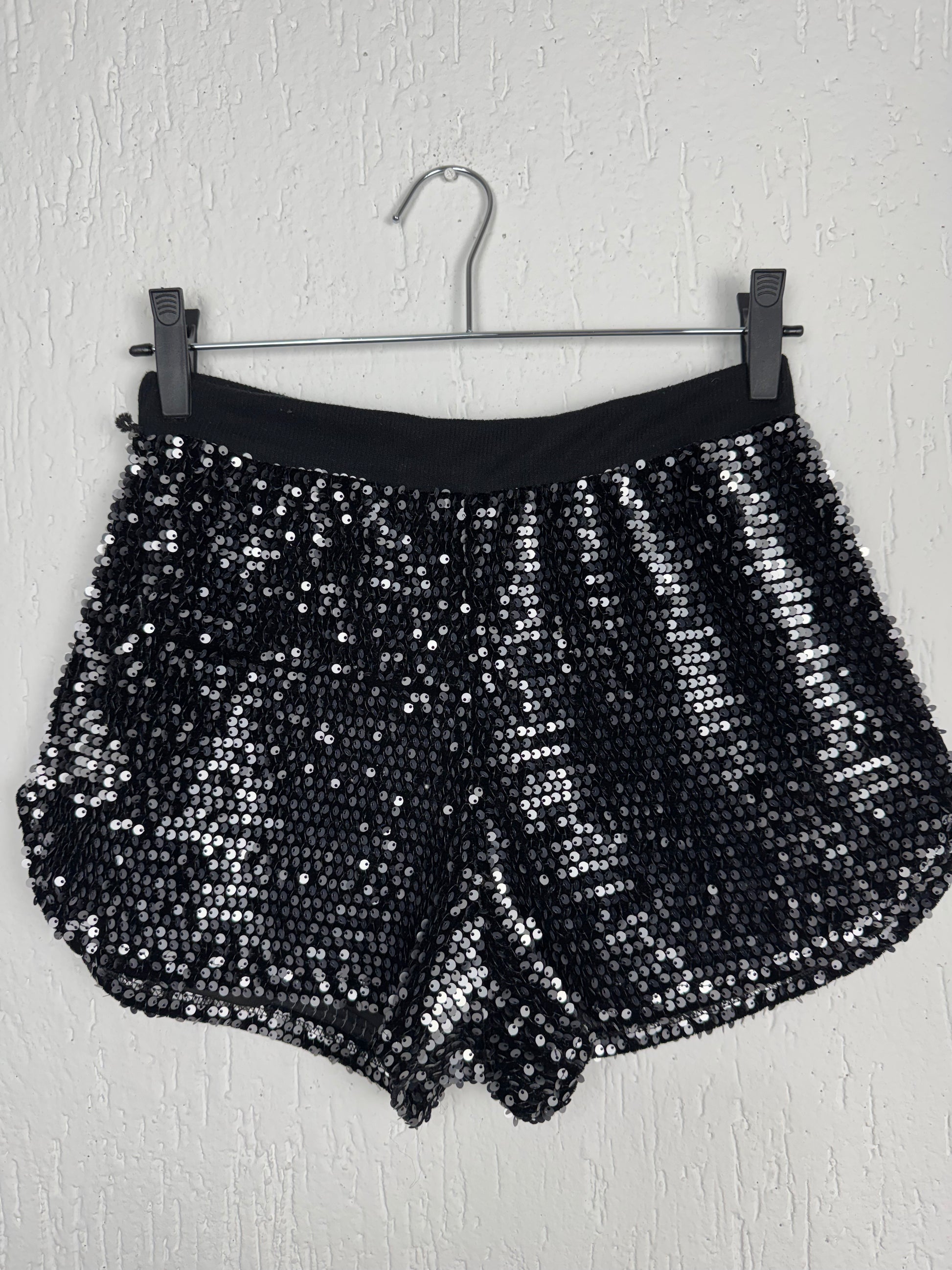 Short Paetê Preto Clockhouse Cintura