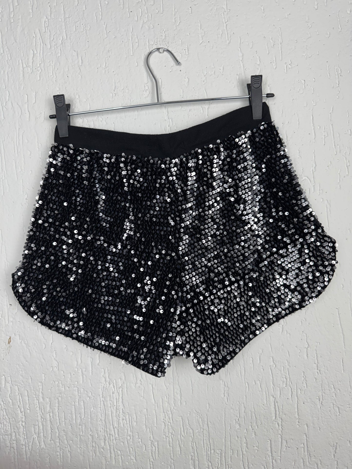 Short Paetê Preto Clockhouse Cintura