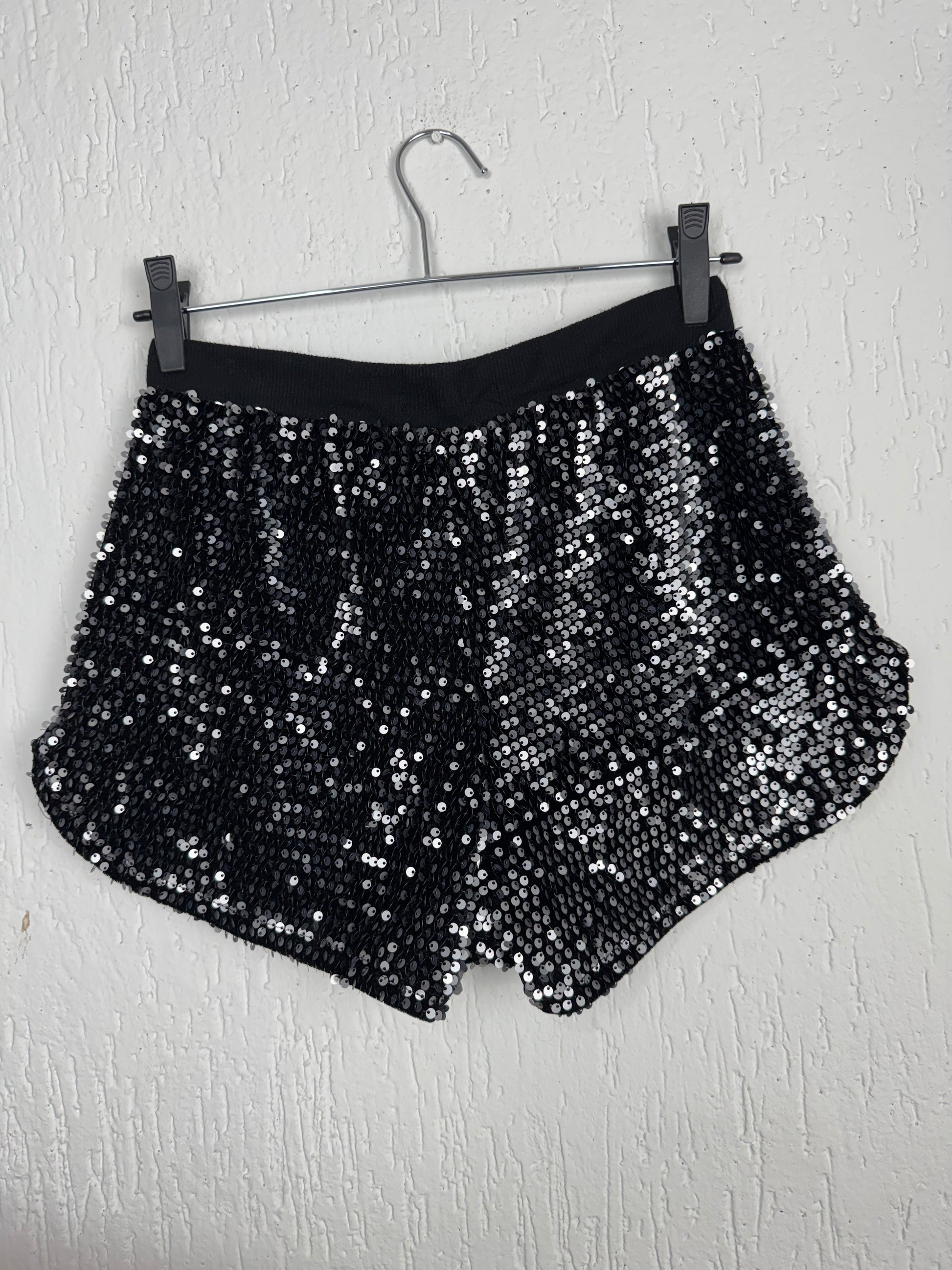 Short Paetê Preto Clockhouse Cintura