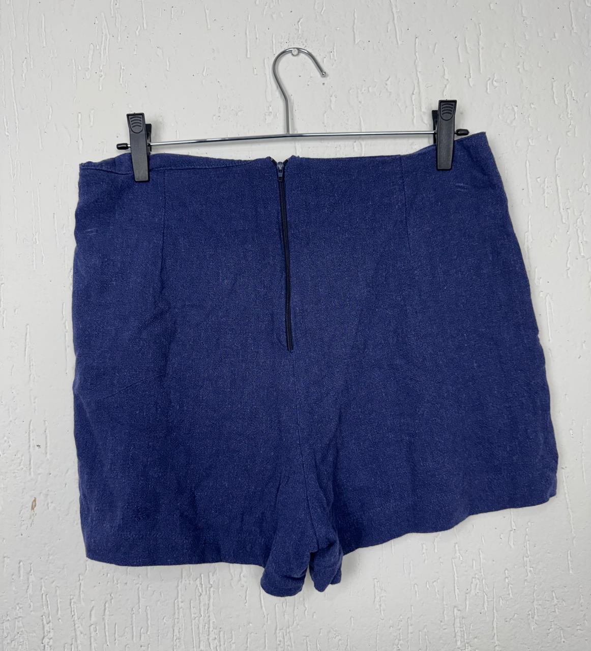 Short-Saia Feminino Azul com Detalhe Transpassado e Botões