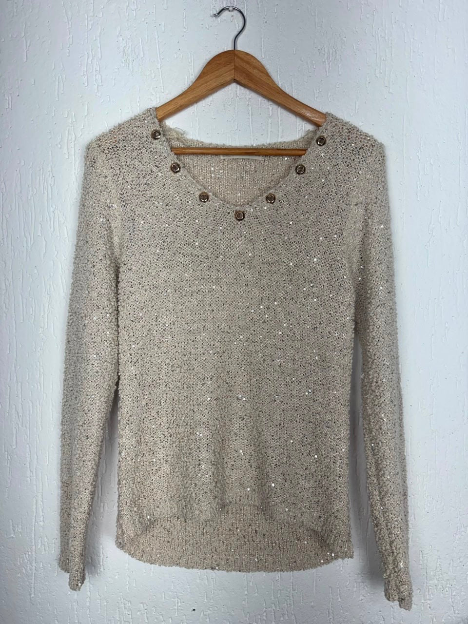 Blusa de Tricô Texturizado com Brilho e Botões  tamanho M
