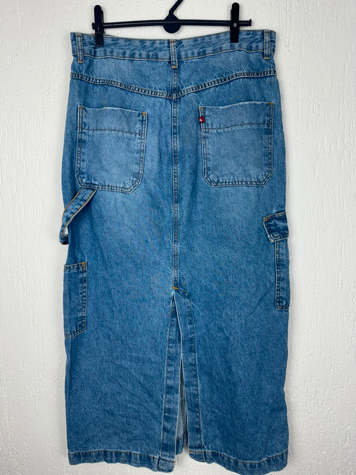 Saia Jeans Mídi Cargo com Detalhes Destroyer Tamanho M