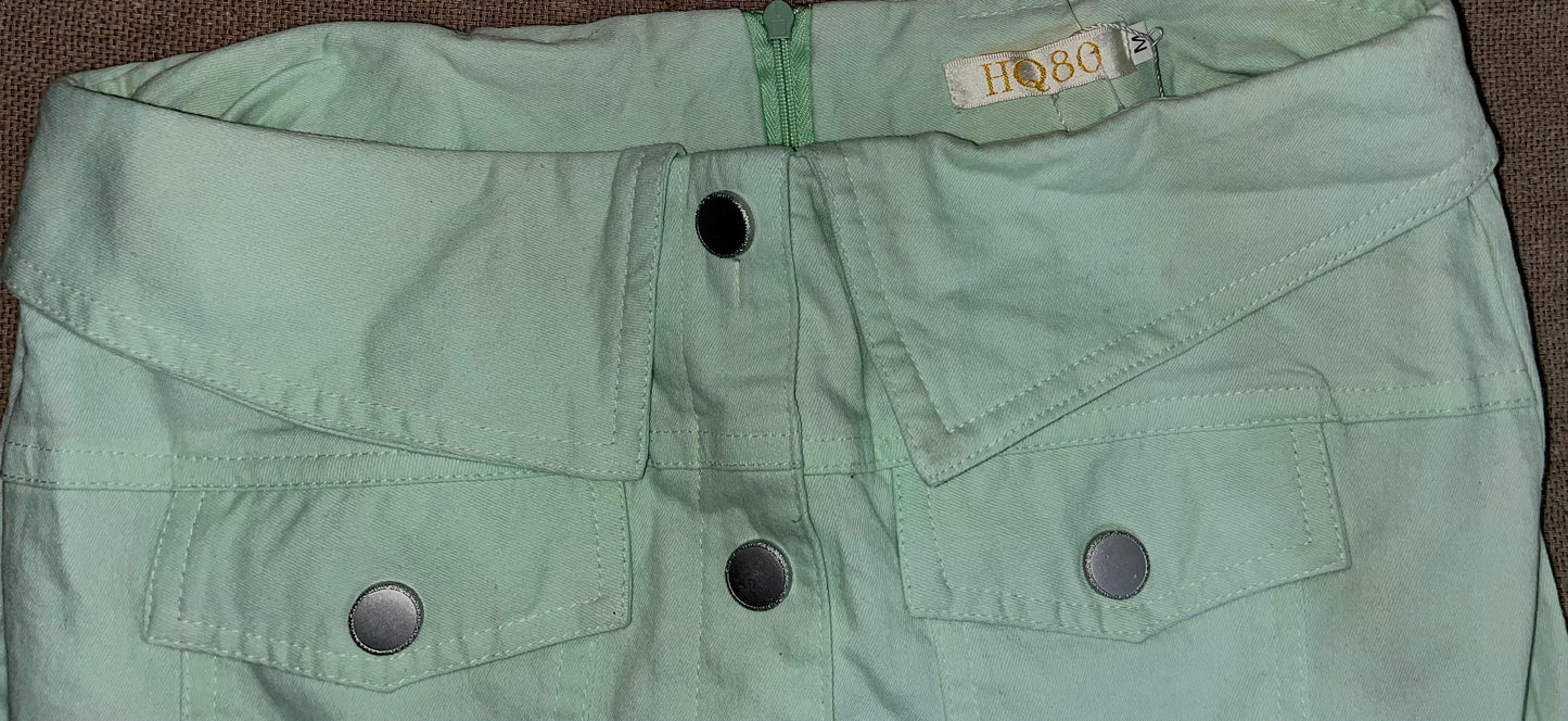 Saia Curta Verde Água em Sarja - Estilo Moderno e Delicado - Tam. M