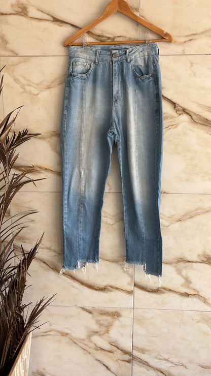 Calça mom jeans destroid na Barra