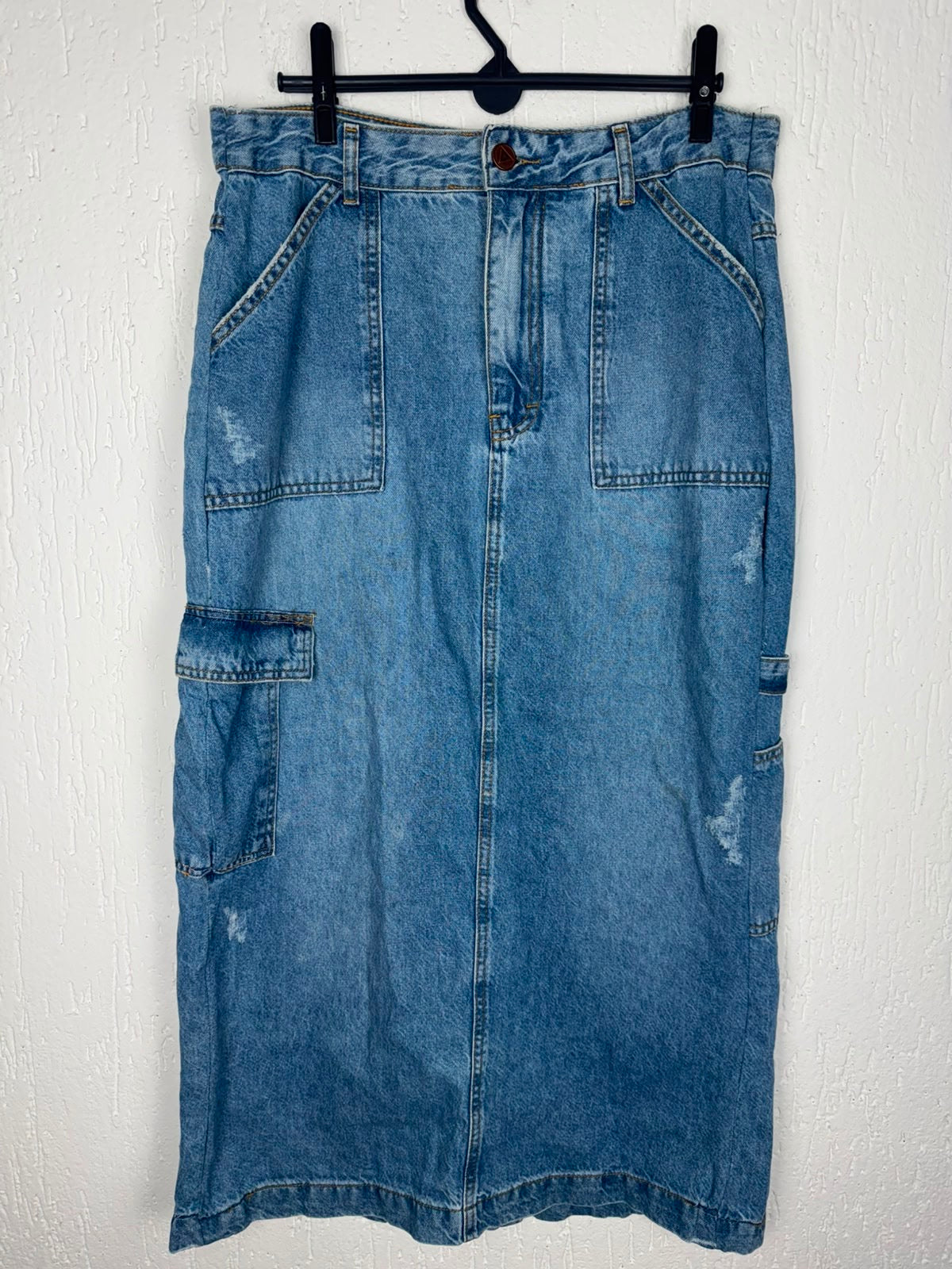 Saia Jeans Mídi Cargo com Detalhes Destroyer Tamanho M