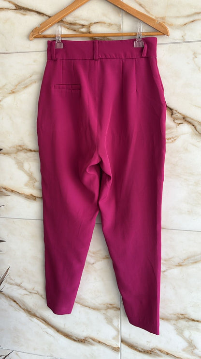 Calça alfaiataria fúcsia cenoura