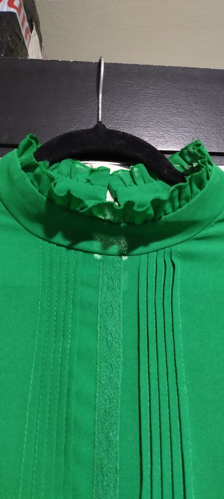 Blusa Verde Bandeira Plissada Cavada Ruffles - Tamanho M